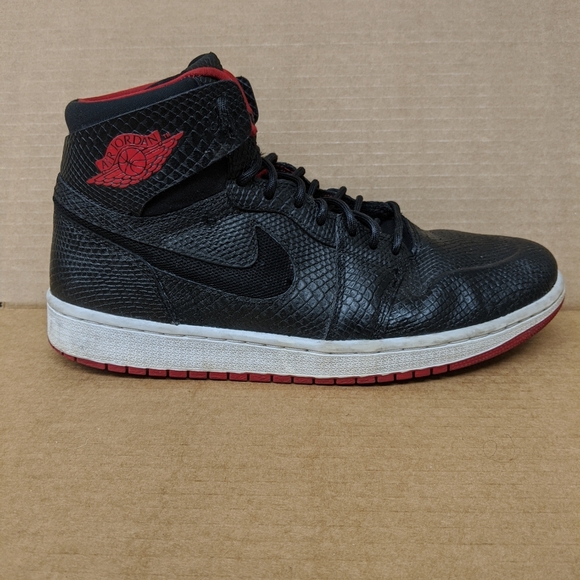 Jordan 1 snakeskin *make offer* - Picture 3 of 7